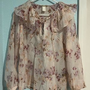 Women’s XS size H&M summer spring  blouse